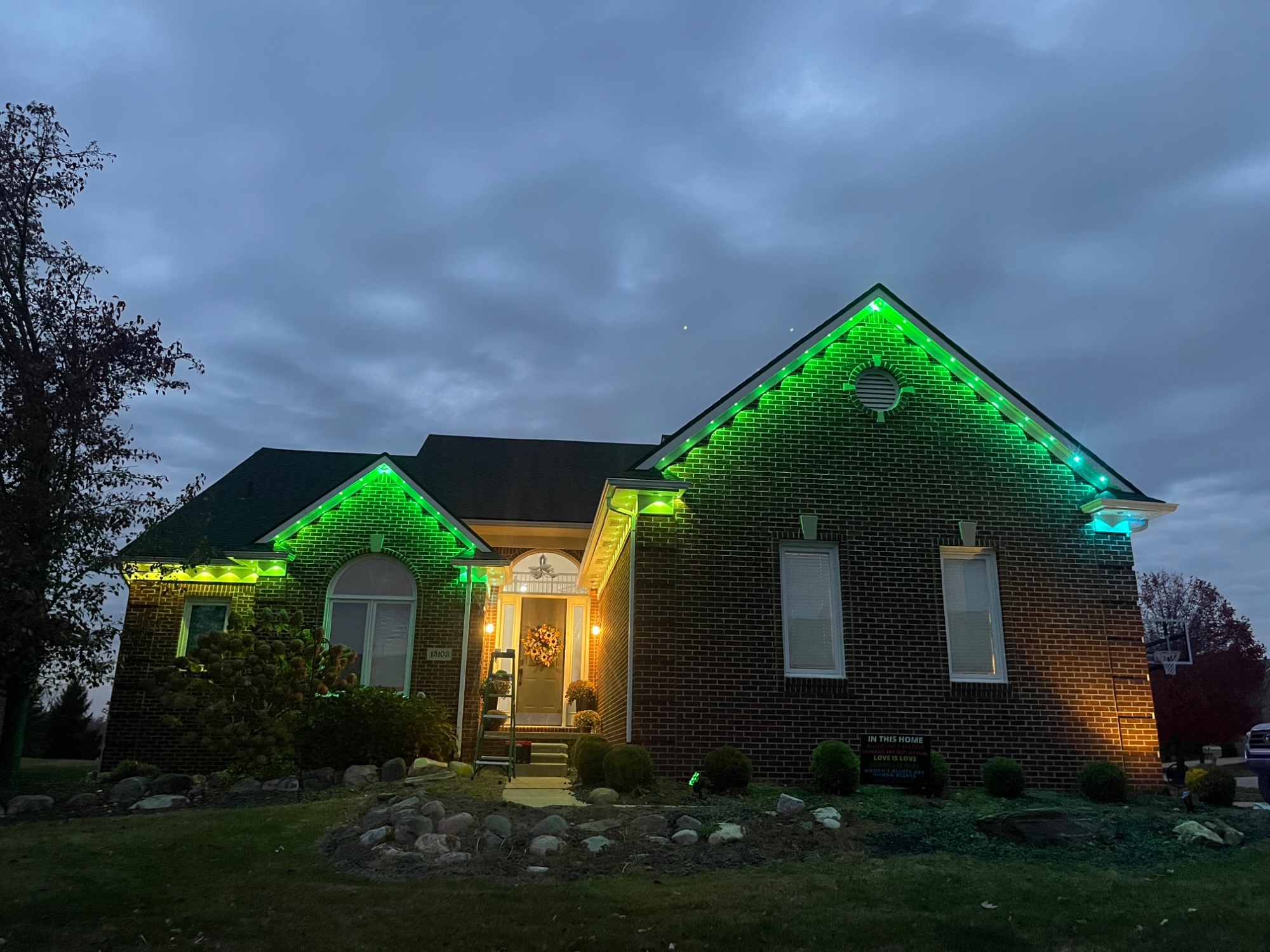 Green roofline lights